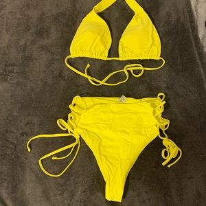 Medium yellow bikini never worn